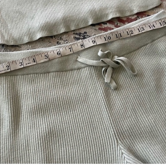 Abercrombie Light Green Mini Shorts Size L - Picture 5 of 10